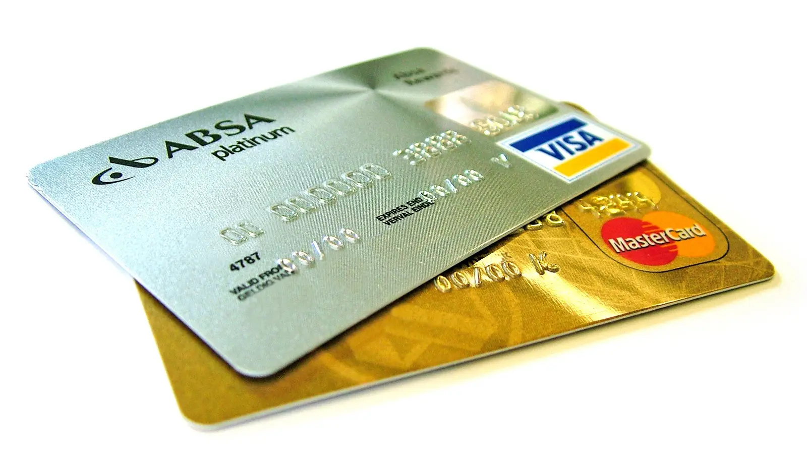 Pre-booking checklist for billing currency and card fee waivers