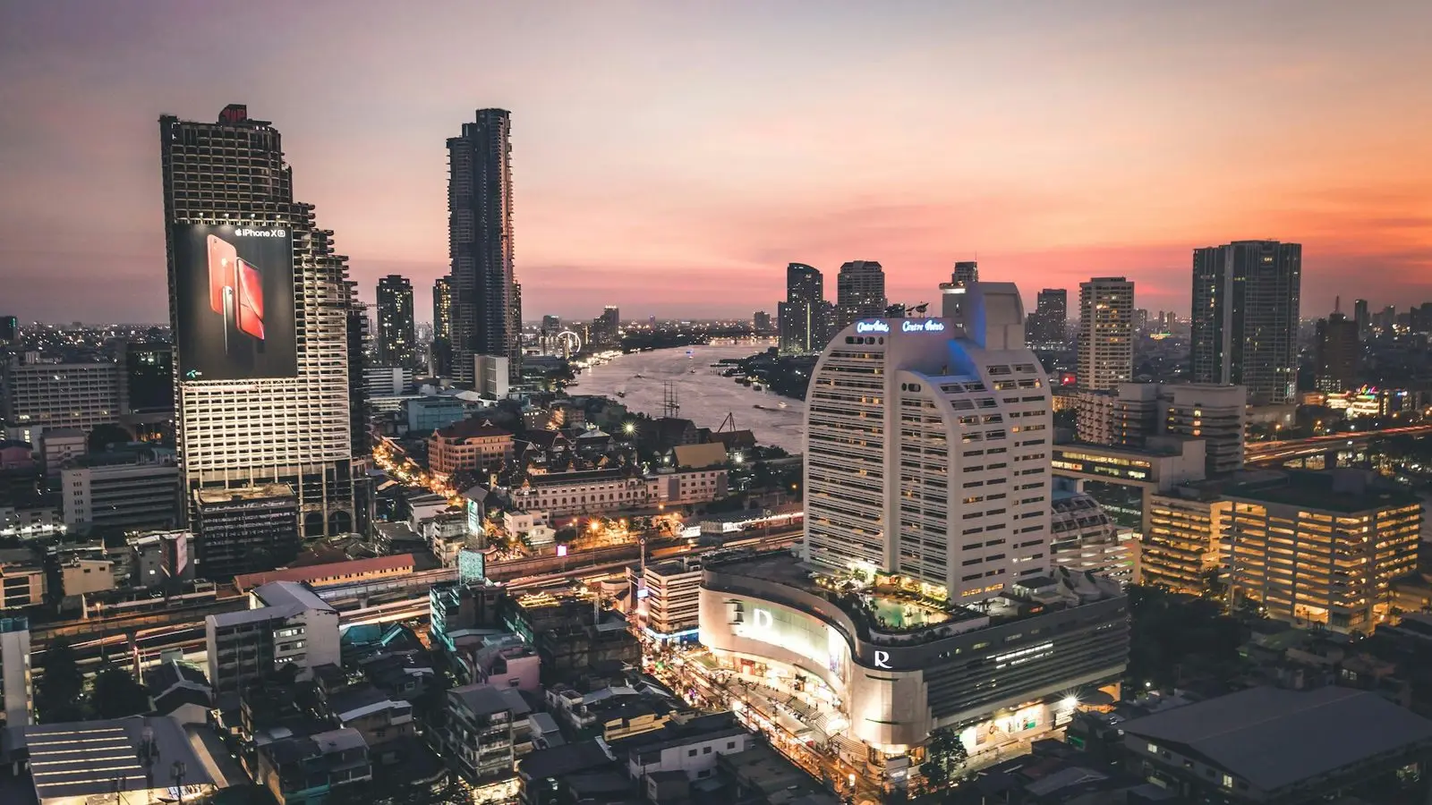 5 Best Bangkok Chao Phraya Riverside Hotels: Free ICONSIAM Shuttle Boats, Sunset Rooftop Pools, and Value River Stays