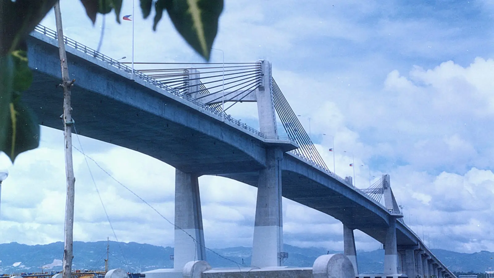 Marcelo Fernan Bridge spanning the Mactan Channel between Lapu-Lapu City and Cebu mainland
