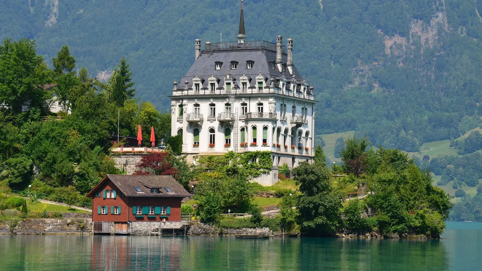 Interlaken & Jungfrau Field Guide: Alpine Passes, Eiger Chalets & Glacier Trails