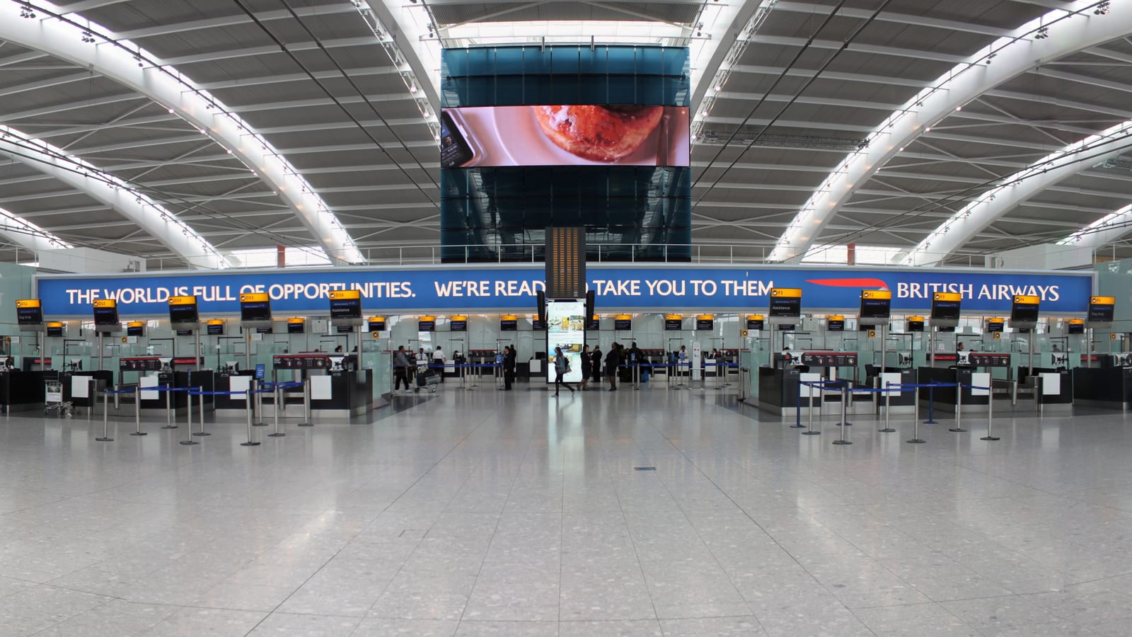 London Heathrow to City Centre: £13.30 Elizabeth Line, £5.60 Piccadilly Tube, Express Traps, and Contactless Hacks