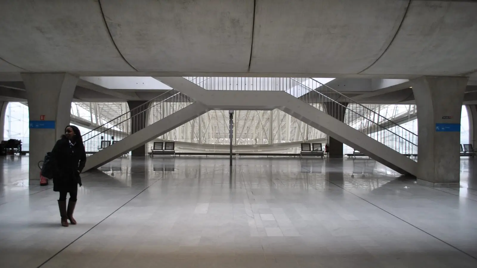 Paris CDG Airport to City Centre: RER B Express for €11.80, RoissyBus, €56 Flat-Rate Taxis, and Navigo Hacks