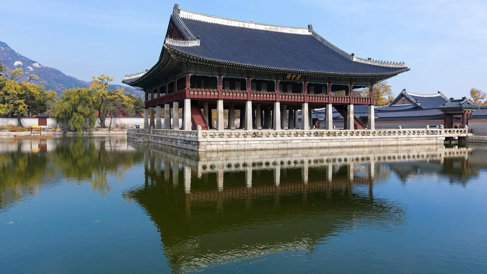Seoul Day 2 Masterclass: Royal Palace Pageantry, Seochon Brass Coins, Seongsu Scene, and Namsan Heights