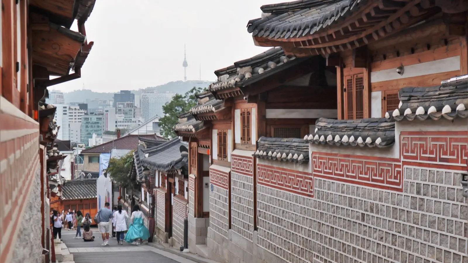 Seoul Heritage & Creative Scene: Bukchon Hanoks, Seongsu Boutiques and Han River Sunsets
