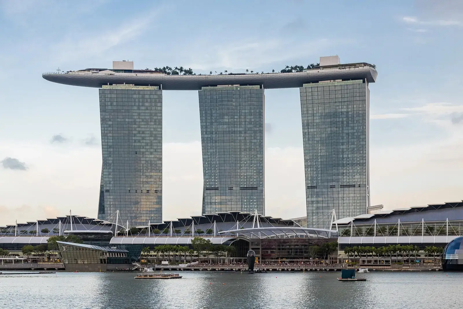 Singapore Day 1 Arrival Playbook: Changi Jewel Waterfall, SimplyGo MRT, and Hawker Chope Etiquette