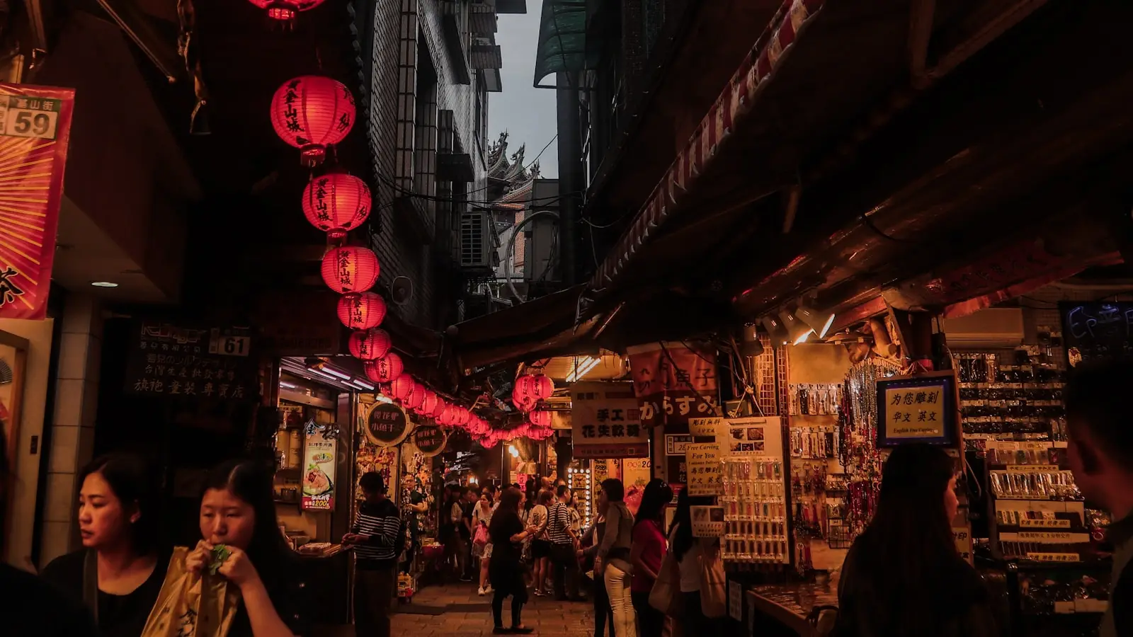 Dodging Taipei Windowless Rooms: The Weekend Red-Eye Playbook
